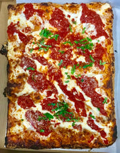 Load image into Gallery viewer, CARNIVORE PARTY PLATTER &amp; A FREE PIZZA